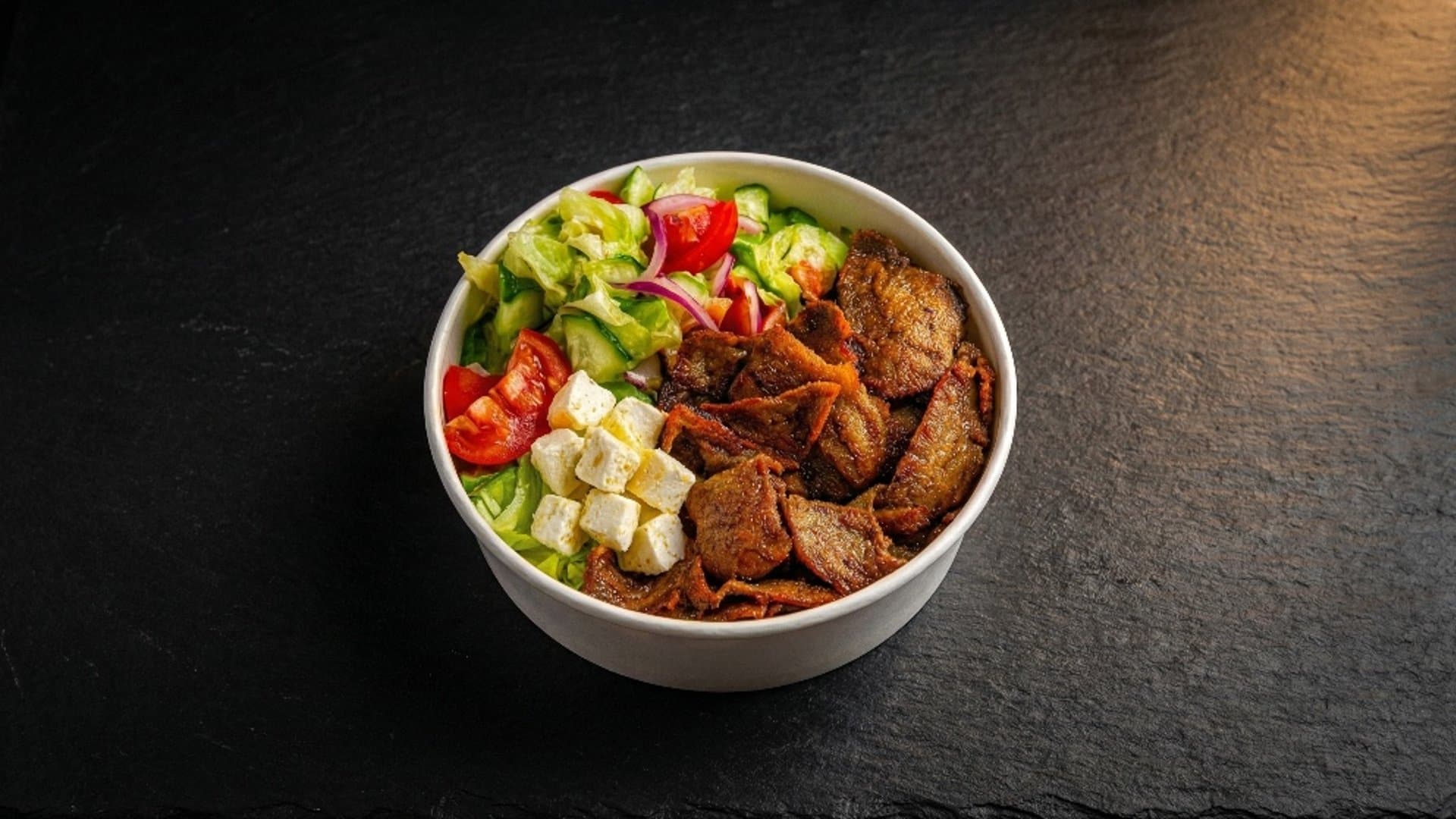 Veise-kebabi salat fetaga